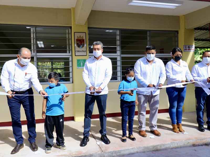 Rutilio inaugura espacios en el CAM de Palenque