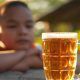 Disminuye a 10 años la edad de inicio en el consumo de alcohol