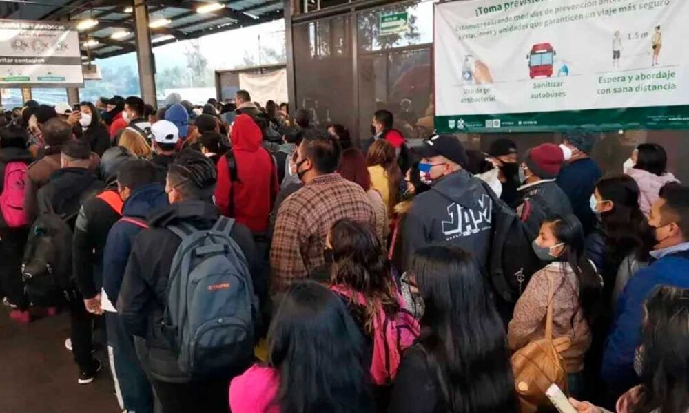Caos en el Metro CDMX: retrasos y estaciones cerradas en cinco líneas