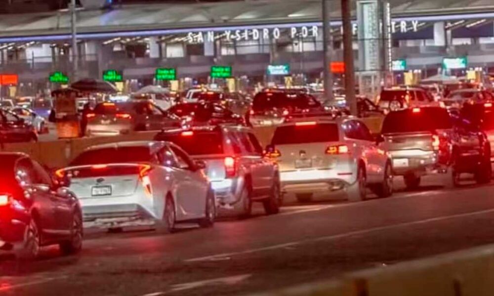 Filas kilométricas para cruzar la frontera a causa de un fallo informático