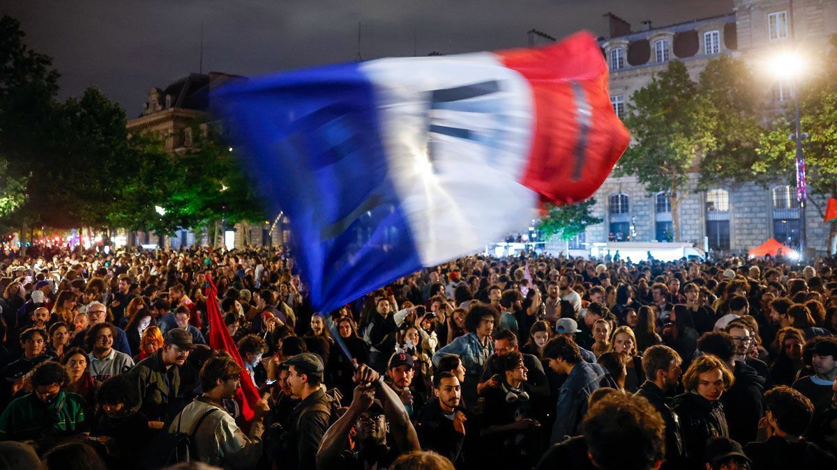 Francia detiene el avance de la ultraderecha