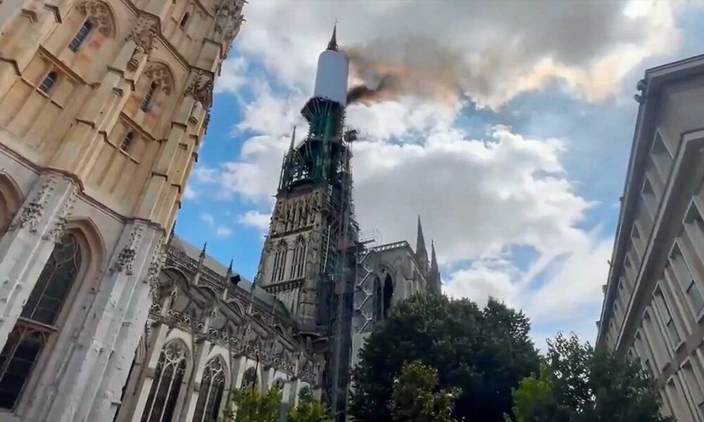 Incendio en Catedral de Rouen revive la pesadilla de Notre Dame
