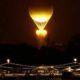 La llama olímpica ilumina París en una emotiva ceremonia