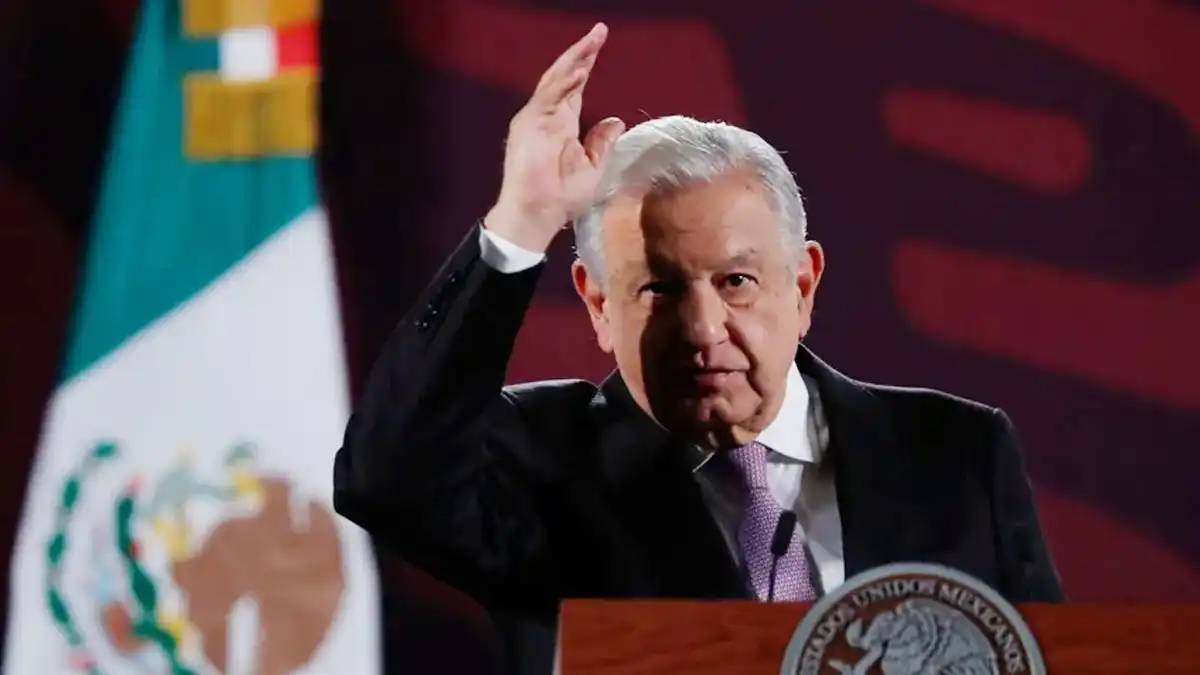 AMLO alaba los medios independientes en un foro dependiente
