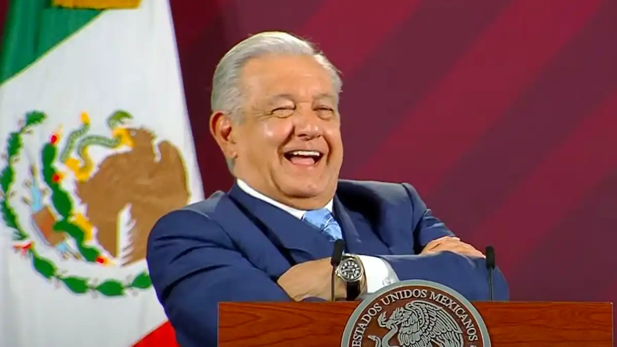 AMLO descalifica a las calificadoras y niega efectos de la reforma en la economía.