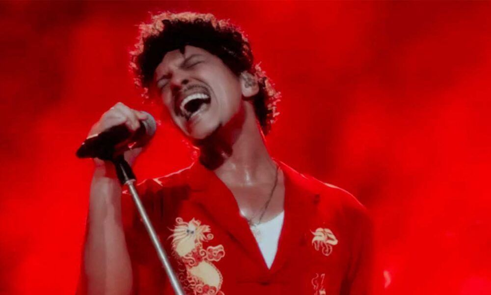 Bruno Mars enamora a la CDMX vestido de mariachi