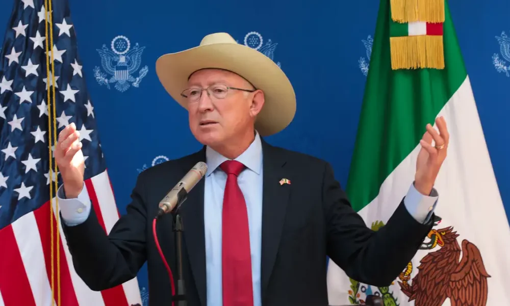 López Obrador responde a Ken Salazar: ‘México no es una colonia’