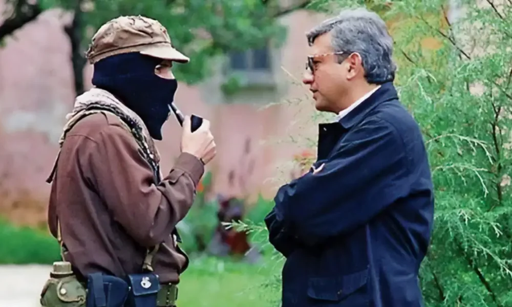 Subcomandante Marcos acusa a AMLO de corrupto y autoritario