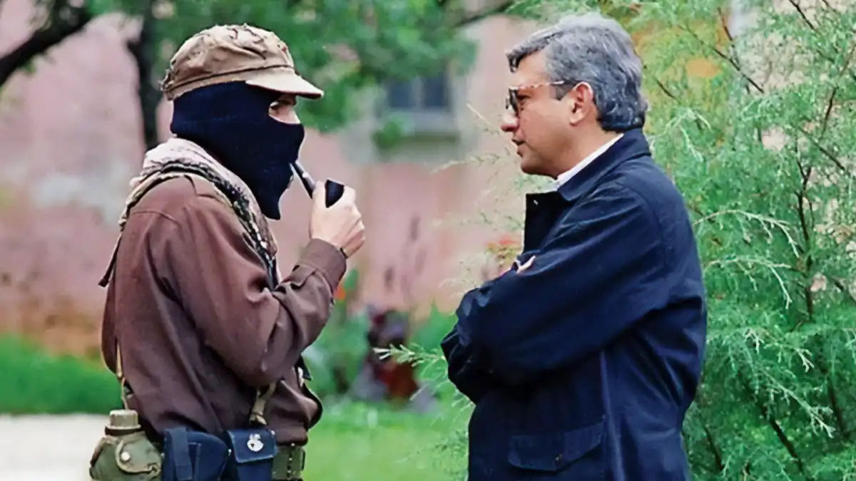 Subcomandante Marcos acusa a AMLO de corrupto y autoritario