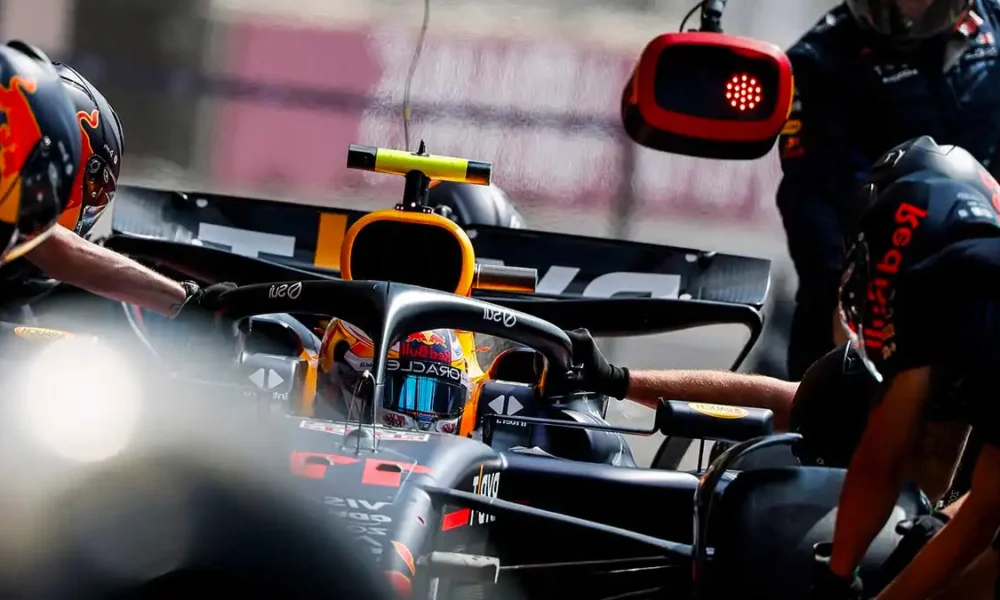 ‘Resucita’ Checo Pérez en Azerbaiyán durante las prácticas libres
