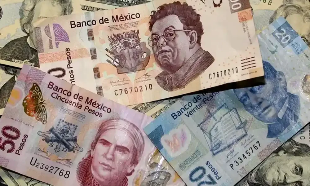 Peso mexicano mantiene su fortaleza y se sostiene por debajo de 17.20 por dólar