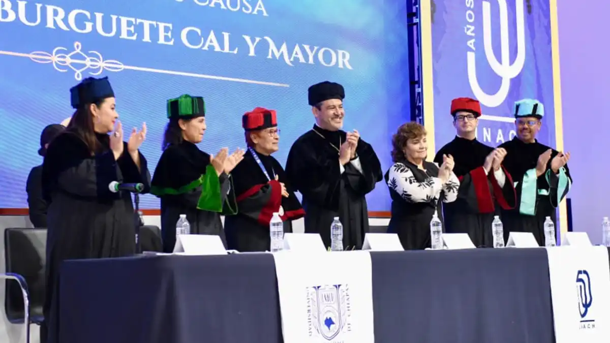 UNACH otorga Doctorado Honoris Causa a Ruby Aracely Burguete Cal y Mayor
