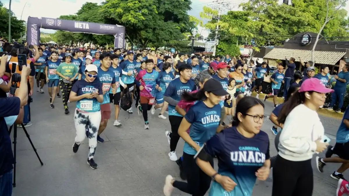 Más de 3,000 participantes en la carrera por 50 años de UNACH