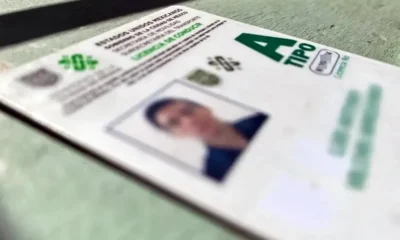 En noviembre iniciaría la expedición de licencia de conducir permanente