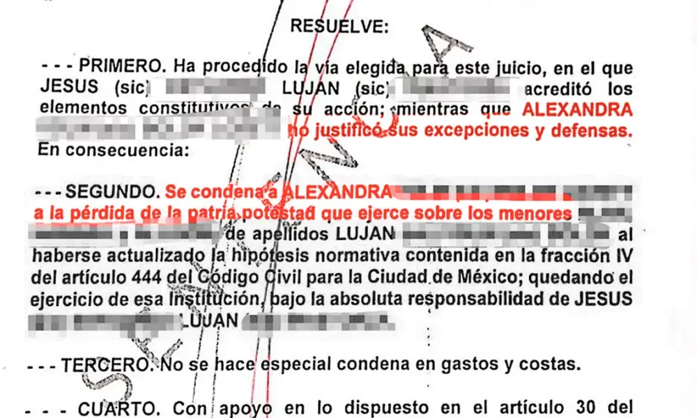 Tras perder la custodia, posteriormente perdió la Patria Potestad también por incurrir en deuda de pago de pensión alimenticia.