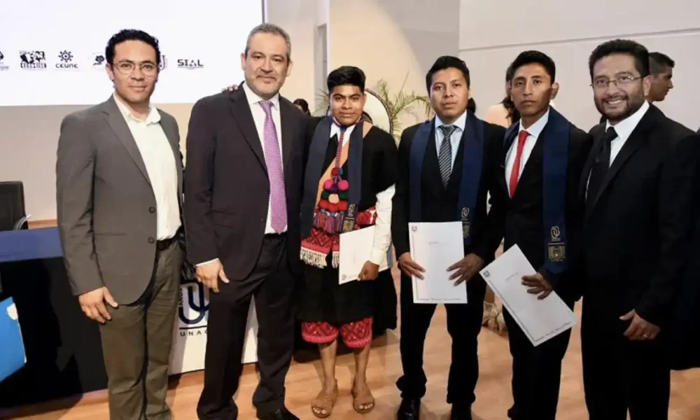 Exitosa graduación de los programas a distancia de la UNACH