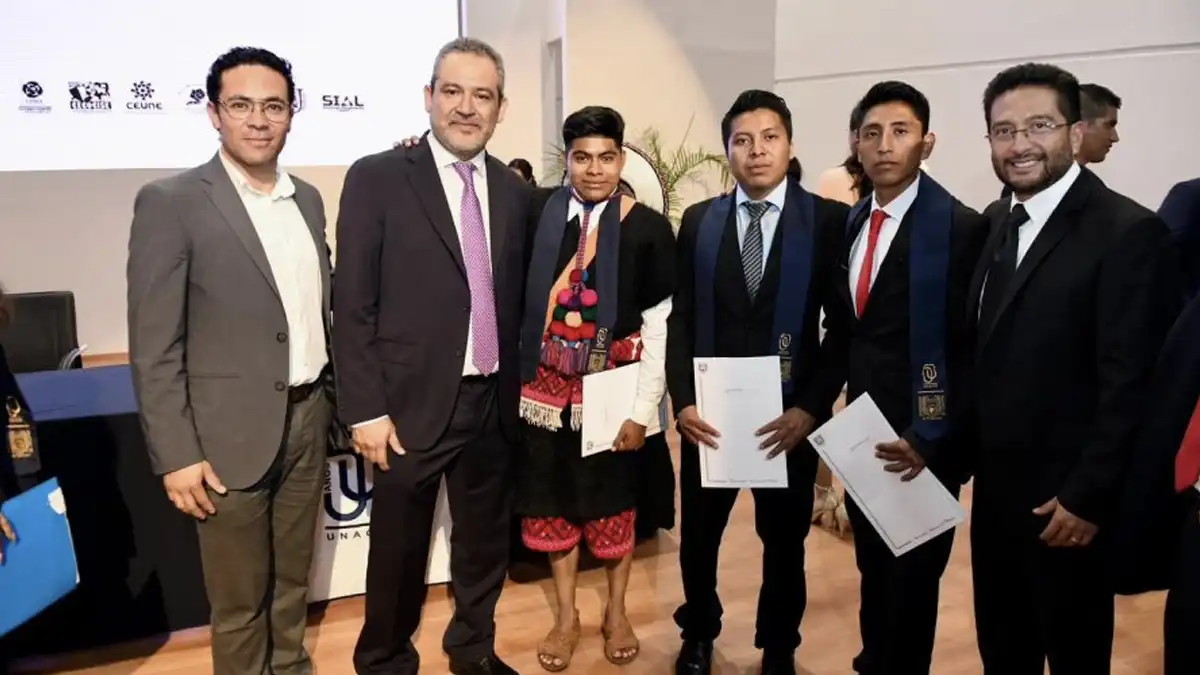 Exitosa graduación de los programas a distancia de la UNACH