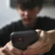 Australia prohíbe el uso de redes sociales a menores de 16 años