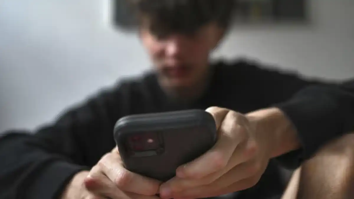 Australia prohíbe el uso de redes sociales a menores de 16 años