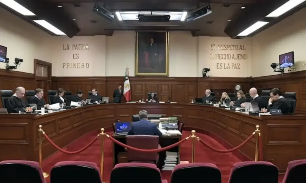 Morena impone Ley de Amparo de madrugada pese a críticas de inconstitucionalidad