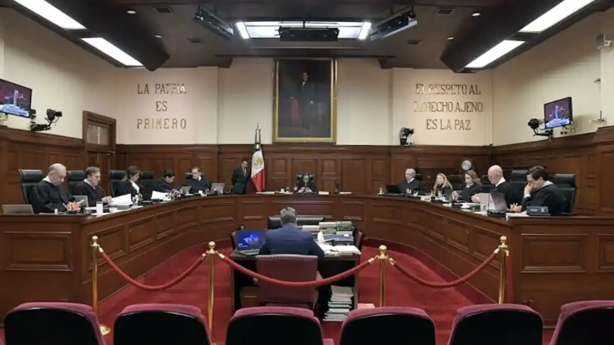 Morena impone Ley de Amparo de madrugada pese a críticas de inconstitucionalidad