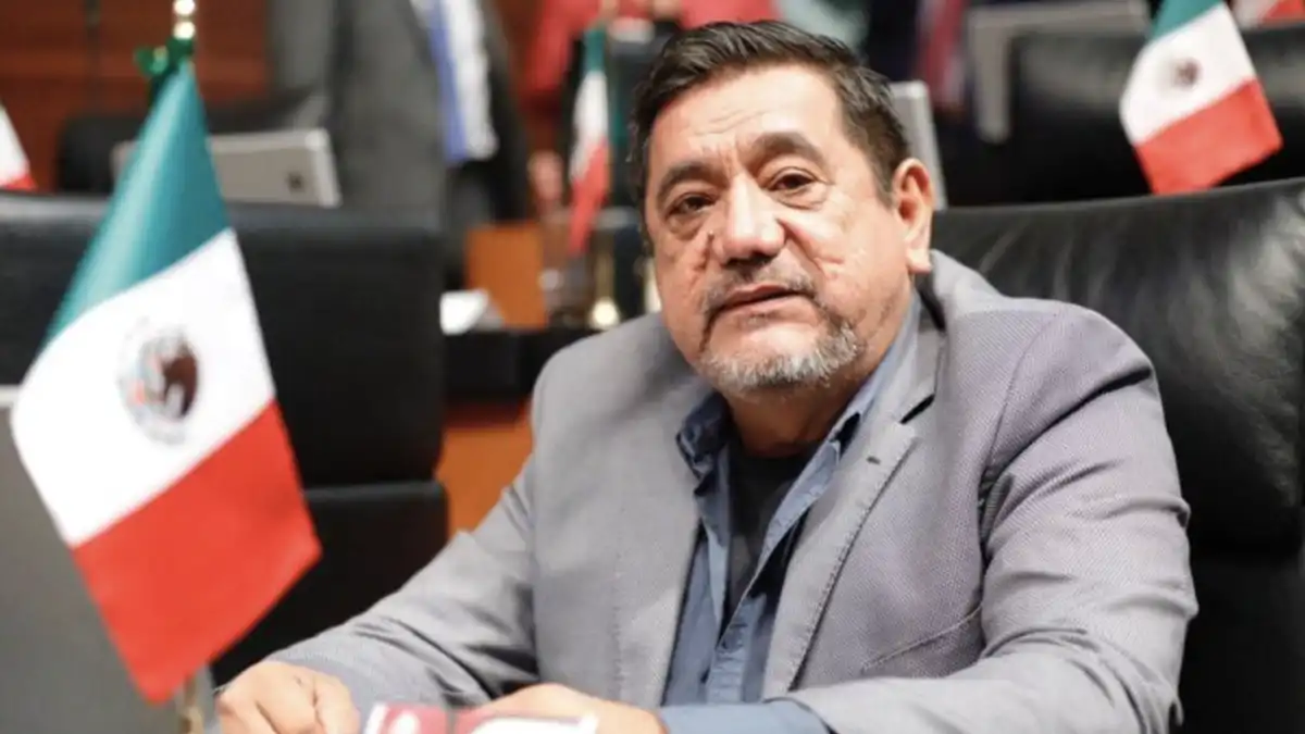Félix Salgado solicita licencia para promover a Morena