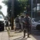 Pasajero que trató de secuestrar avión de Volaris estrella la patrulla en que era trasladado