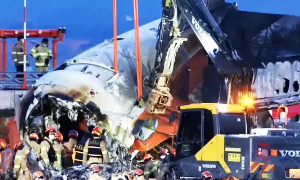 La caja negra del avión siniestrado en Corea del Sur dejó de grabar cuatro minutos antes del impacto