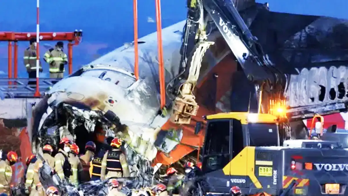 La caja negra del avión siniestrado en Corea del Sur dejó de grabar cuatro minutos antes del impacto