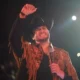 Víctor García regresa al no.1 de la radio en México con «Otra Vez”, al lado de Edén Muñoz
