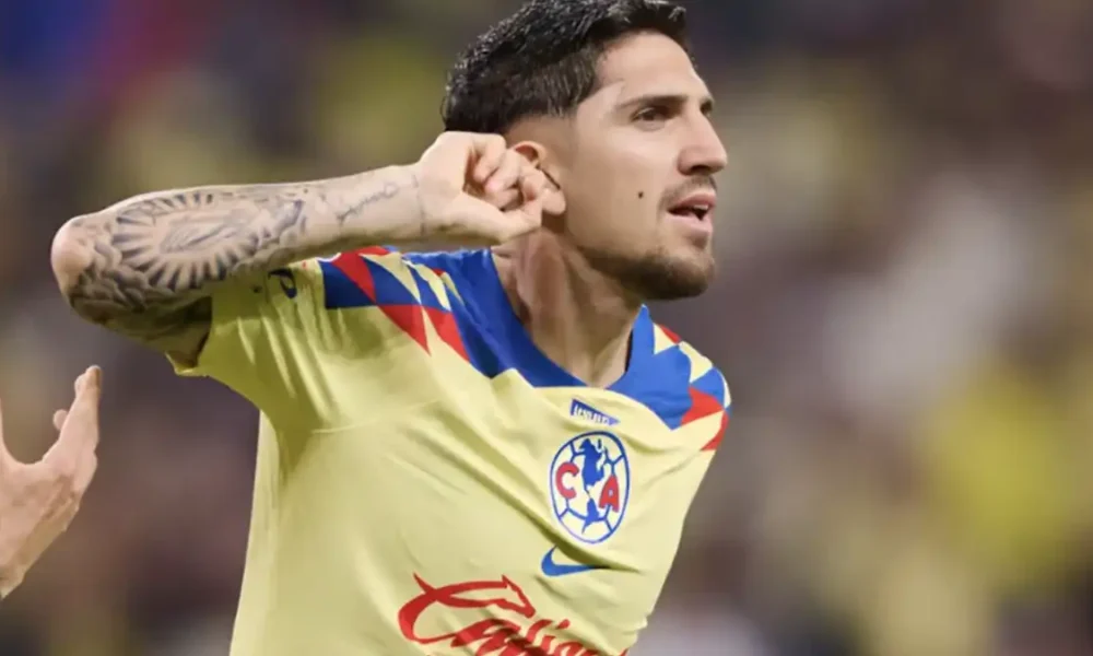 Diego Valdés entrena para el encuentro de América de visita ante Santos Laguna
