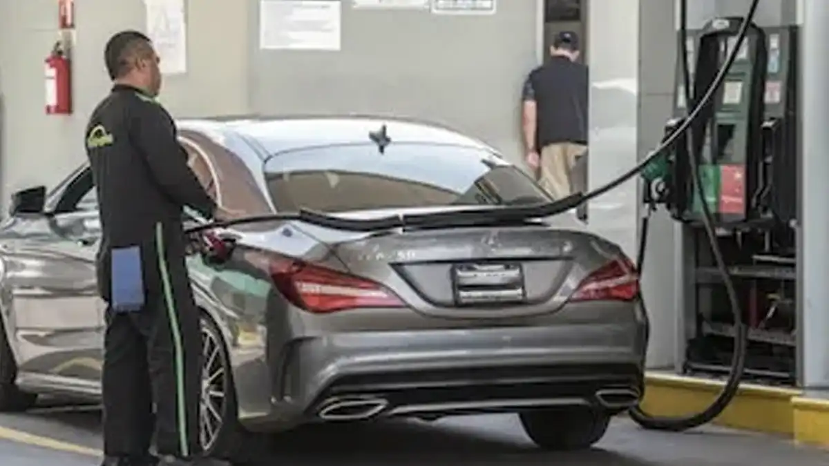 Profeco quiere controlar los precios de la gasolina en México