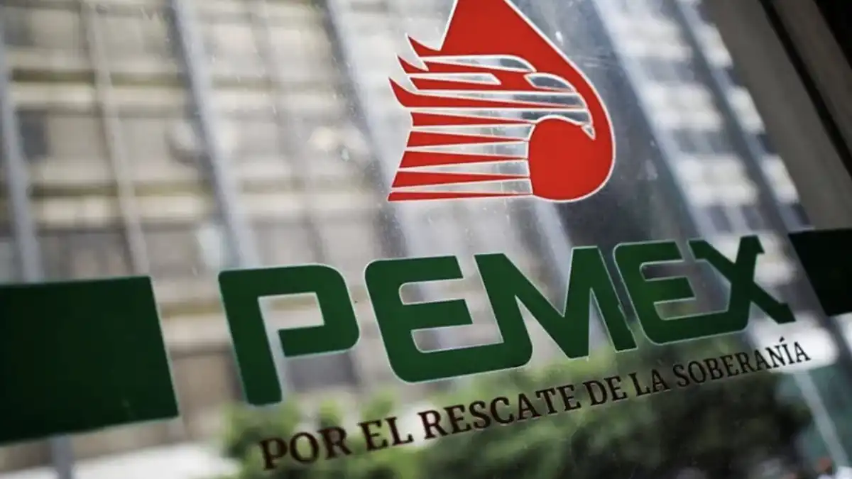 Sheinbaum ordena inspección de Pemex en todo el Golfo para descartar fugas