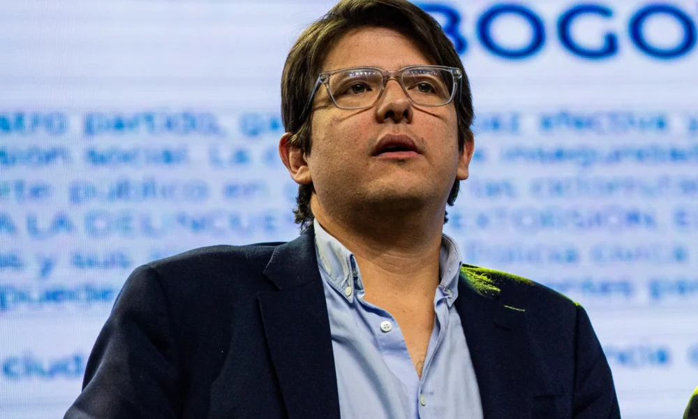 Candidato colombiano atacado a tiros en plena campaña