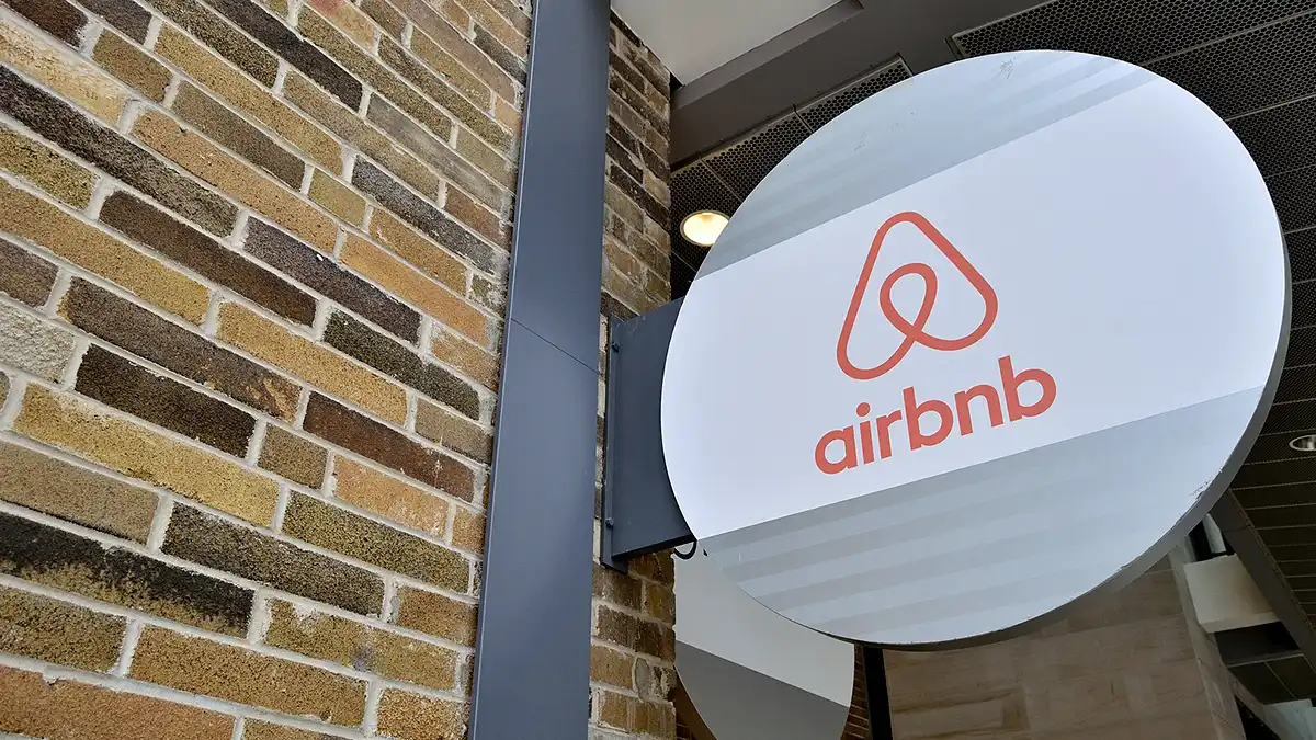 Prohíben edificios solo para Airbnb en CDMX