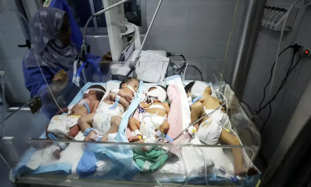 Bombardeo a clínica en Gaza mata bebés y civiles