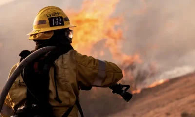 Incendio en San Juan de Aragón arrasa con bodega en CDMX