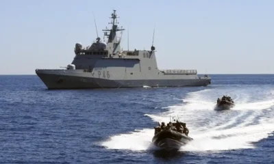 Armada israelí rodea a la flotilla Summud en aguas de exclusión y planea su hundimiento