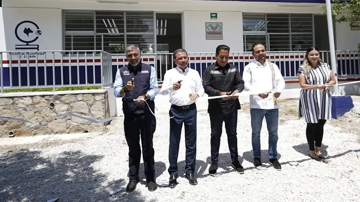 Gobernador de Chiapas inaugura obra en colegio en el Cobach Plantel 35