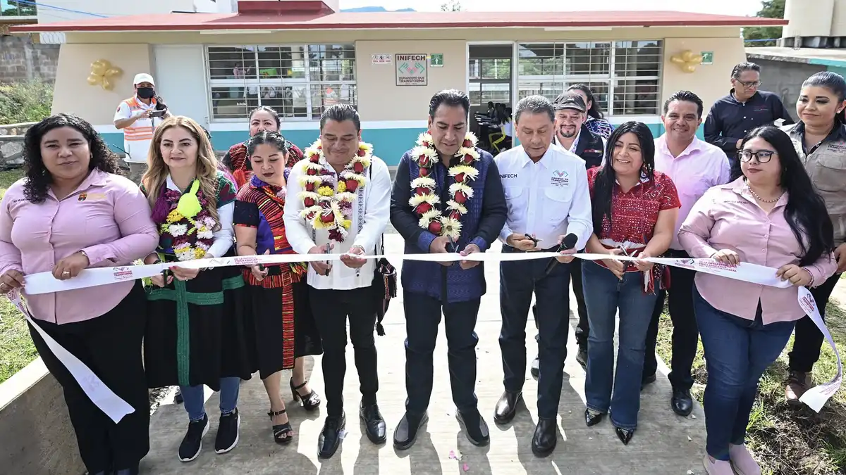 Gobernador de Chiapas inaugura aulas, centro de mujeres y casa de salud en Pueblo Nuevo