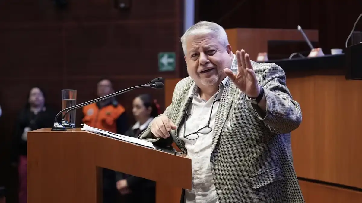 Manuel Huerta y la Ley de Amparo: la maniobra que desató un caos en el Senado