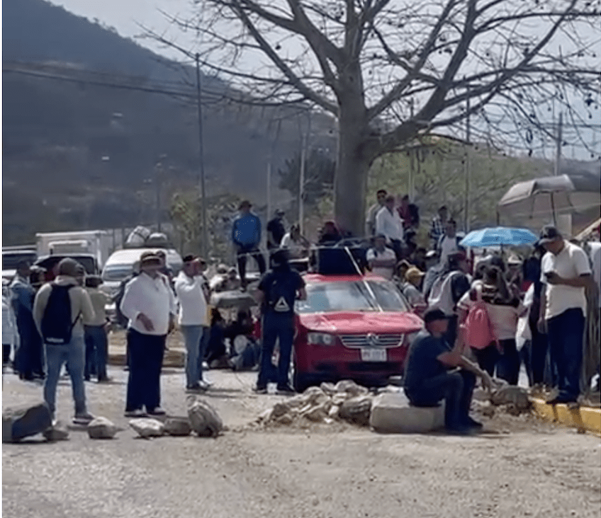 Docentes de la CNTE continuaron este jueves el paro de 72 horas