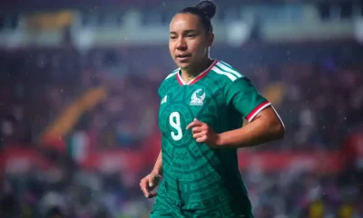 Charlyn Corral gana el trofeo Gerd Müller en la gala del Balón de Oro y es la primera mexicana premiada