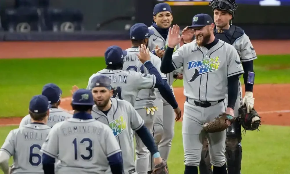 Los Rays avanzan a la Serie Mundial tras vencer 7-3 a los Guardians y enfrentarán a los Brewers