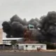 Ataques a aeropuertos saudíes dejan tres heridos y dañan instalaciones en Jazan y Najran