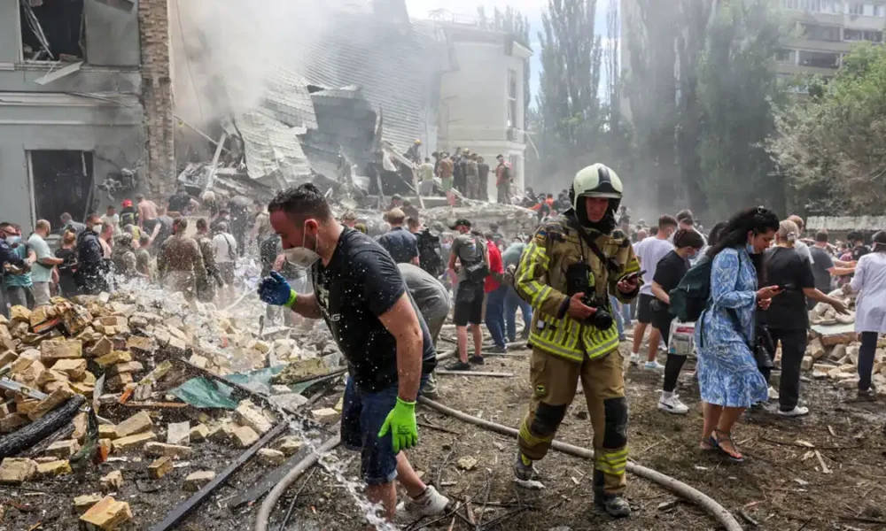 Ataque ruso en Ucrania deja 24 muertos y daña infraestructura energética