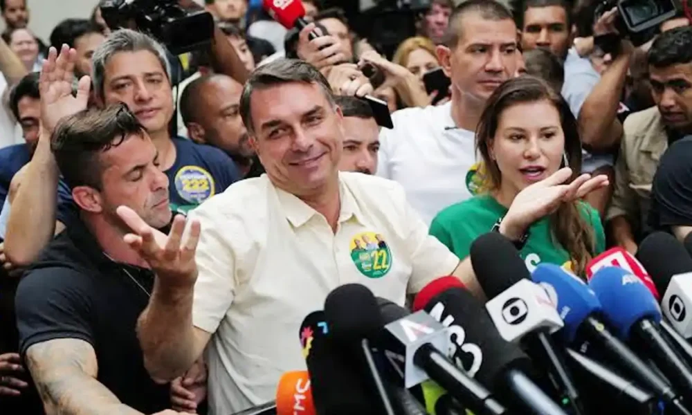 Bolsonaro adelanta a Lula y Flávio y ambos disputarán la segunda vuelta en Brasil el 25 de octubre