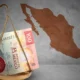 La calificación soberana de México baja un escalón por presión fiscal