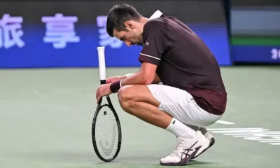 Hubert Hurkacz vence a Novak Djokovic y lo elimina del Masters de Shanghái
