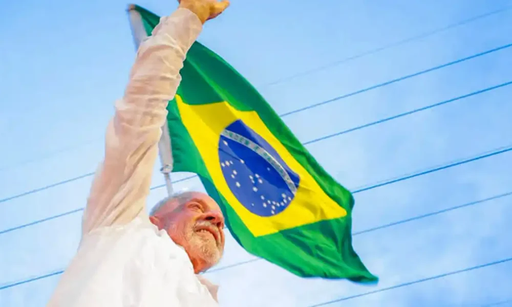 Lula gana la segunda vuelta en Brasil con más de 51 % y Flávio Bolsonaro anuncia que pedirá anular el resultado